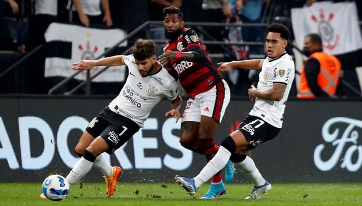 Flamengo foi superior ao Corinthians no primeiro jogo da final