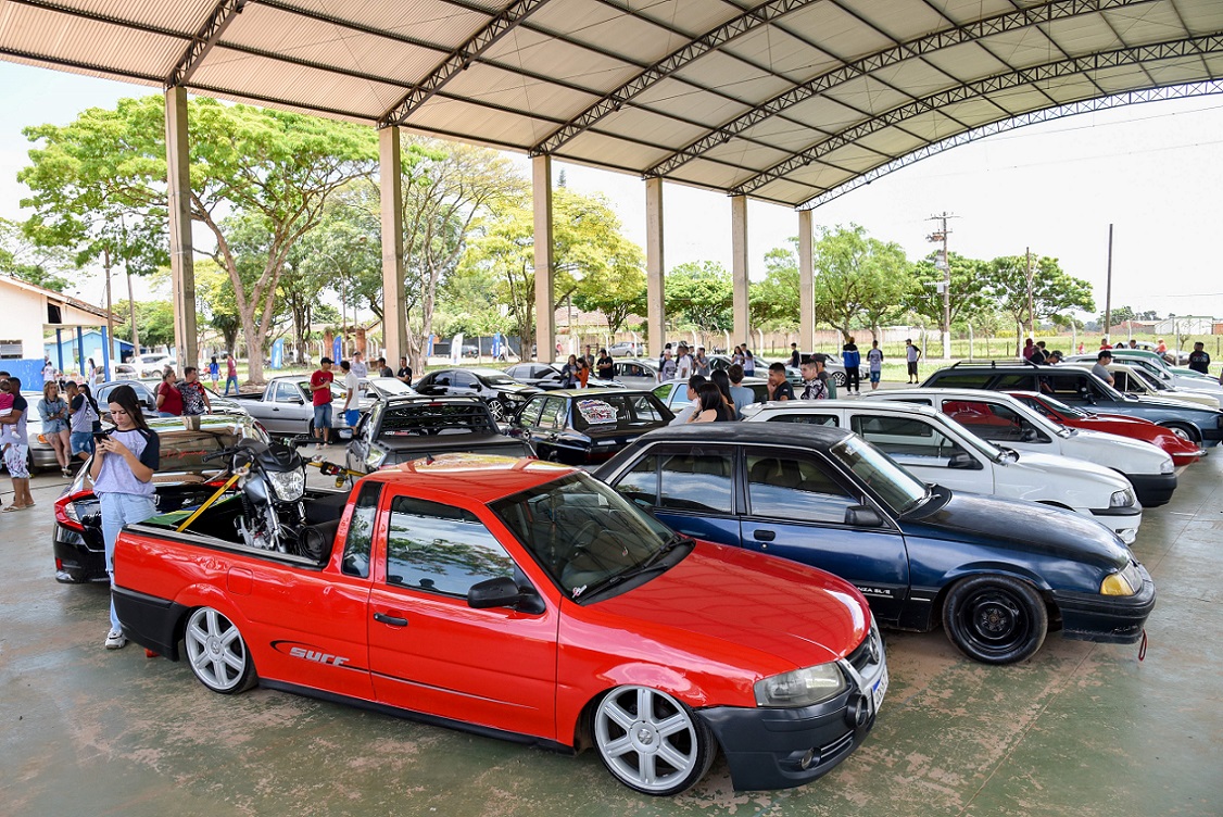 Encontro reúne apaixonados por carros rebaixados em Cajamar – Notícias