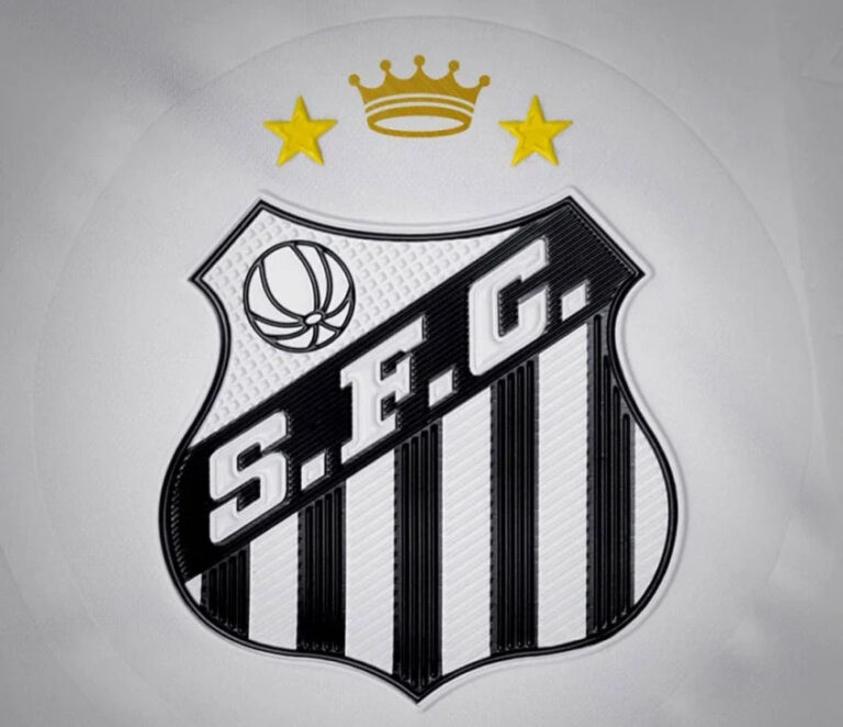 Escudo do Santos FC traz homenagem a Pelé Diário do Rio Claro Escudo do Santos FC traz homenagem a Pelé Diário do Rio Claro