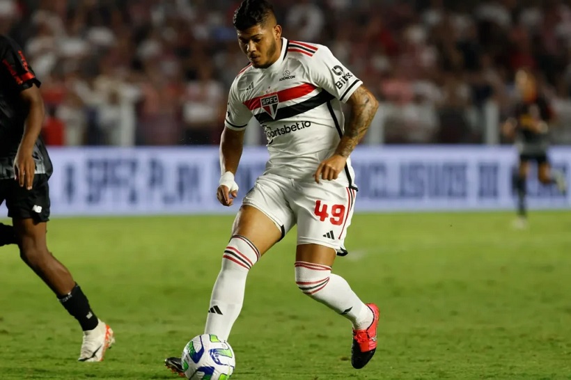 Com novo uniforme, Basquete Tricolor estreia no NBB contra o Rio Claro -  SPFC